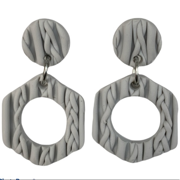 ✨ 2/$25 Handmade Earrings - Picture 2 of 3